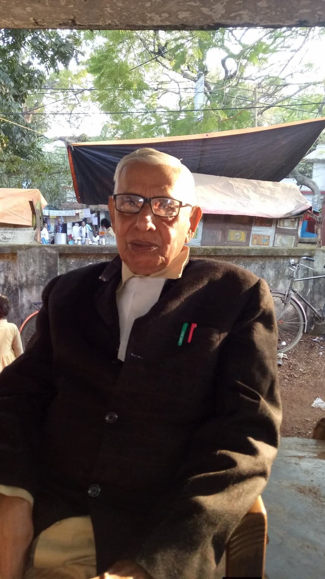 दिवंगत अधिवक्ता बद्री प्रसाद तिवारी को दी गयी श्रद्धांजलि