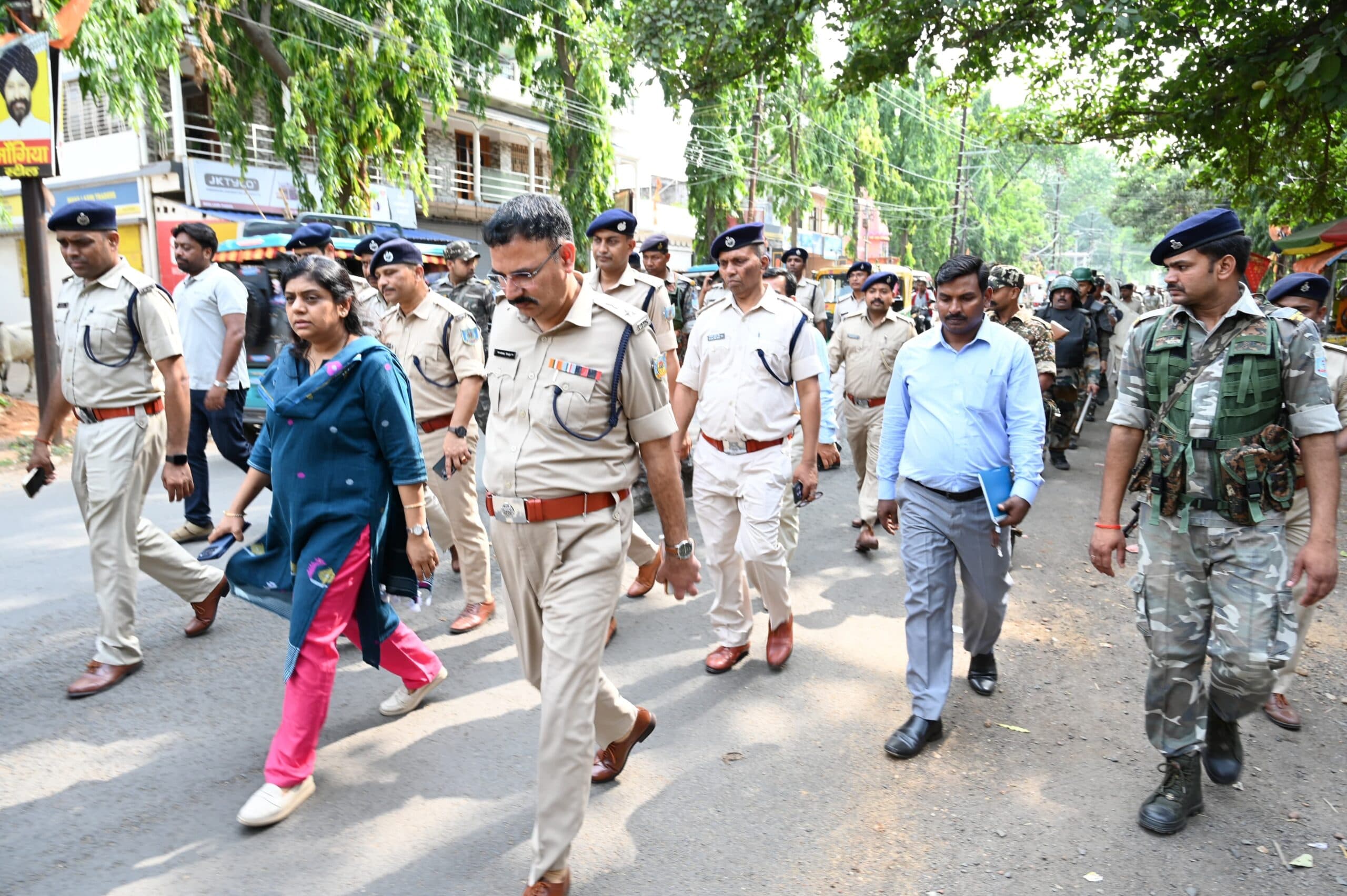 बकरीद को लेकर पाकुड़ में निकाला गया फ्लैग मार्च