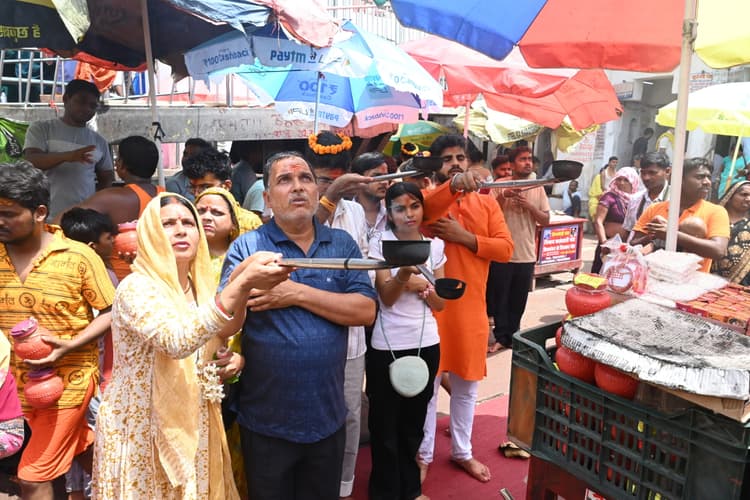 Deoghar News : पुरुषोत्तम मास का पहला तेरस कल, बाबा मंदिर में उमड़ेंगे यूपी-एमपी के भक्त
