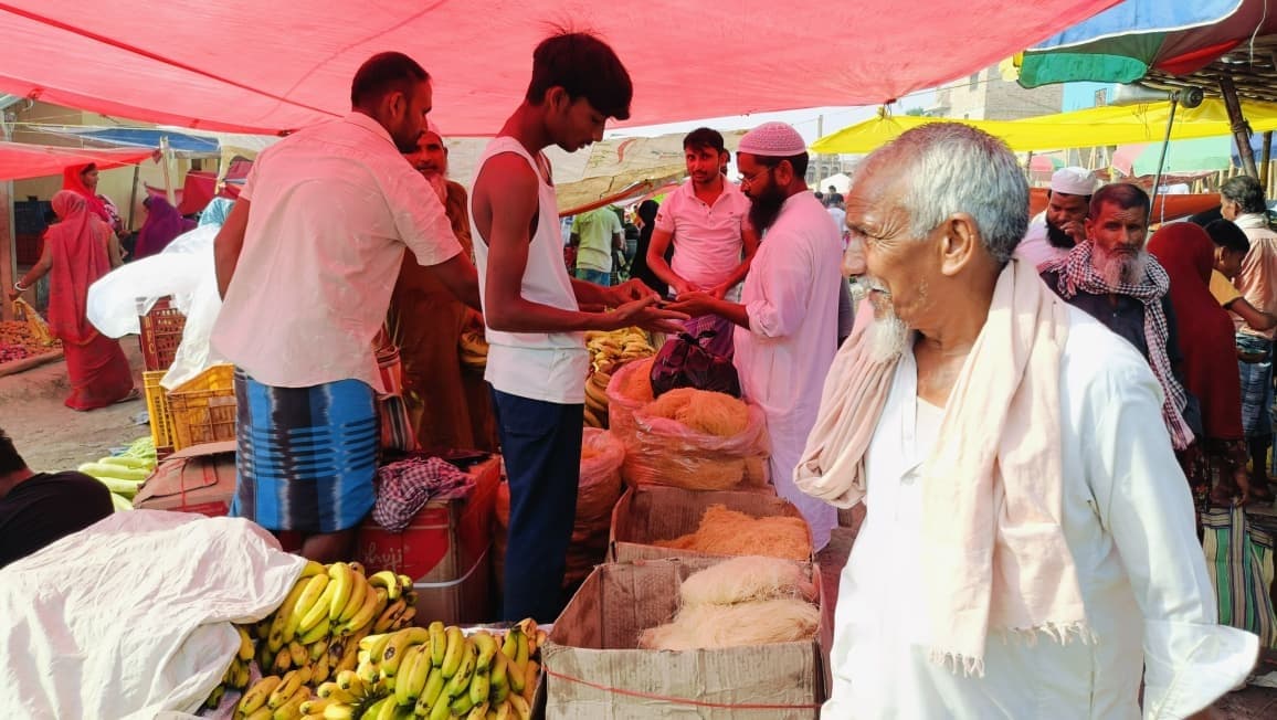 बकरीद पर्व को लेकर बाजारों में रौनक बढ़ी