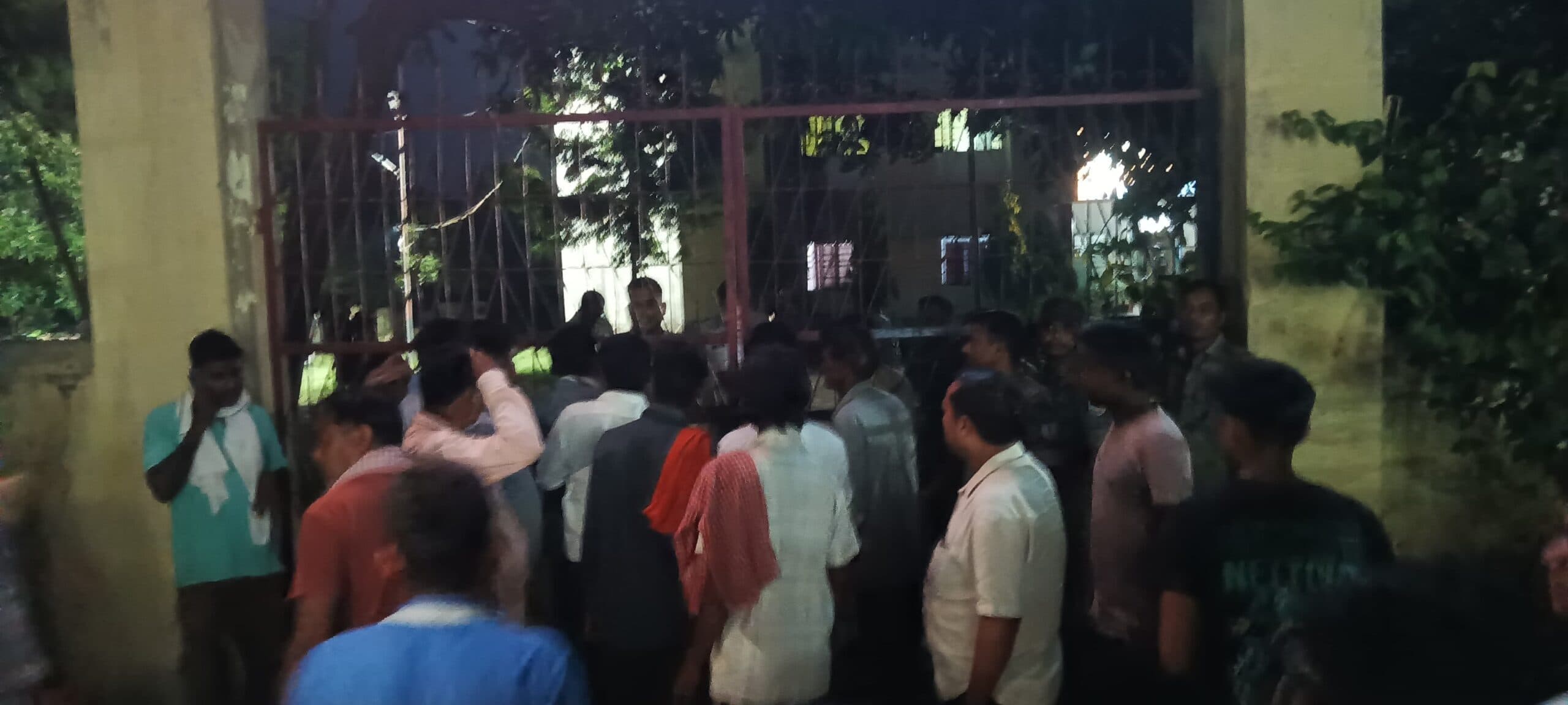 Bokaro News : पिटाई से घायल युवक की मौत, लोगों ने किया थाना का घेराव