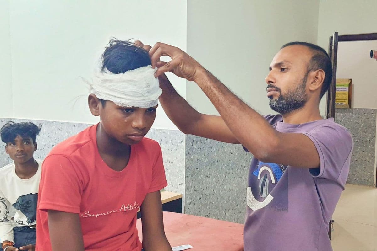 कटोरिया में छिलका में फिसलकर गिरा किशोर, सिर फटने से हुआ घायल