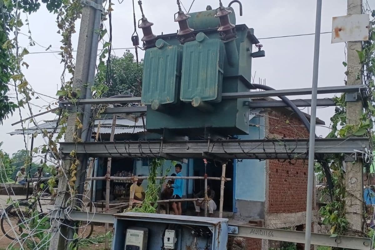 बाराहाट में आधी रात के तूफान ने बदला मौसम, गर्मी से राहत लेकिन कई गांवों में ब्लैकआउट