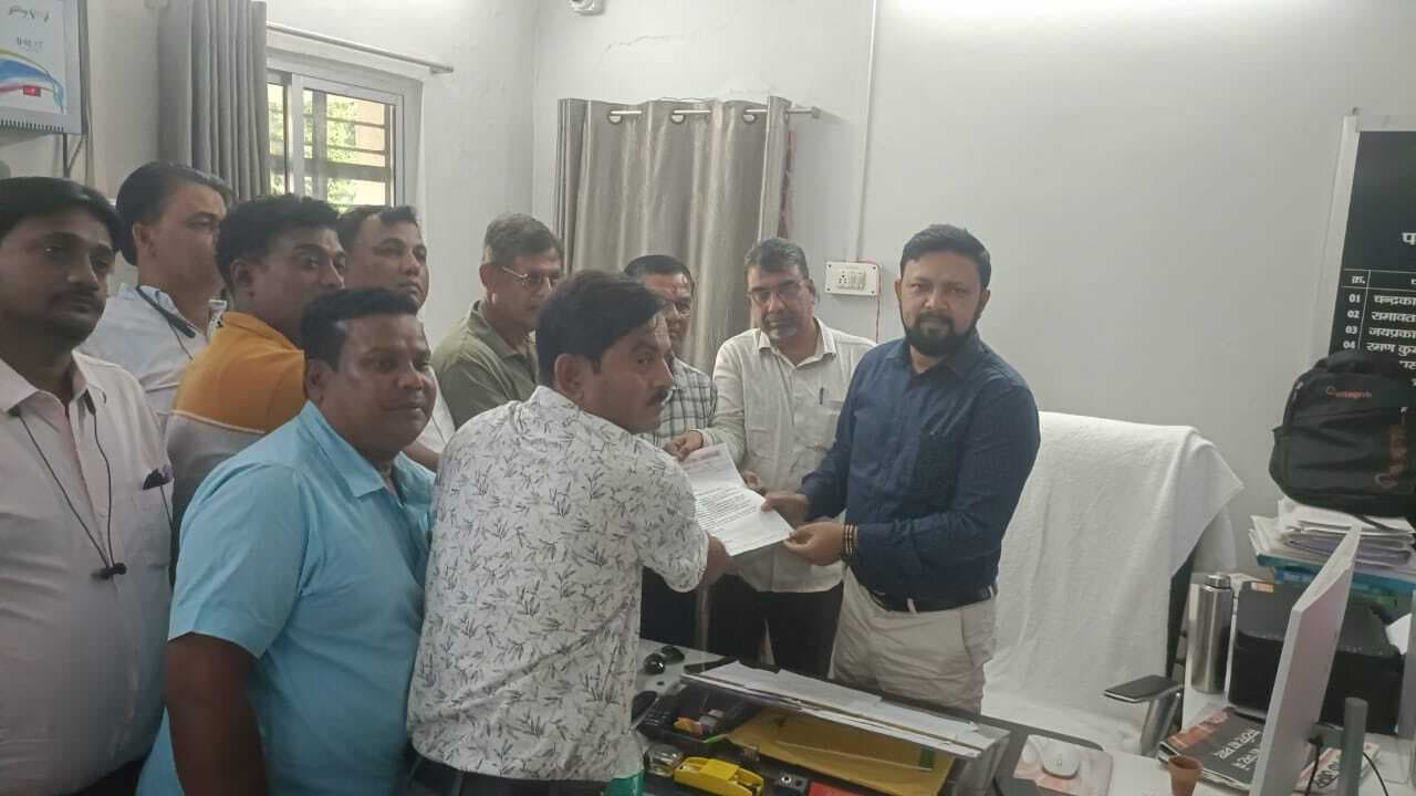 खराब पड़े सीसीटीवी कैमरों को दुरुस्त कराने की मांग, चैंबर ऑफ कॉमर्स ने सौंपा आवेदन