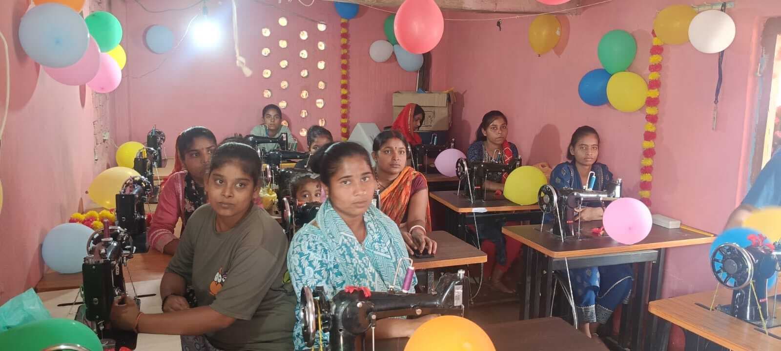 कवच परियोजना के तहत रंगाकोल में सिलाई प्रशिक्षण केंद्र का आगाज