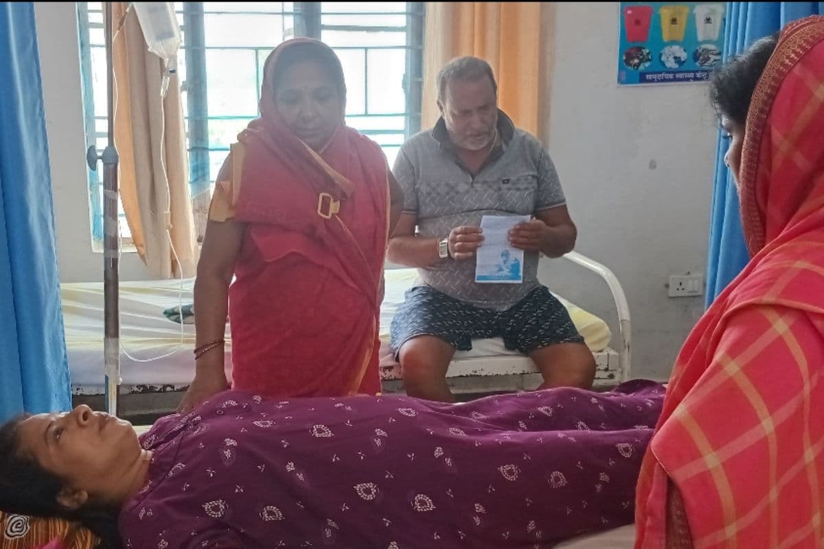 घर में पोछा लगा रही शिक्षिका को लगा तेज करेंट, समय रहते अस्पताल पहुंचाने से बची जान