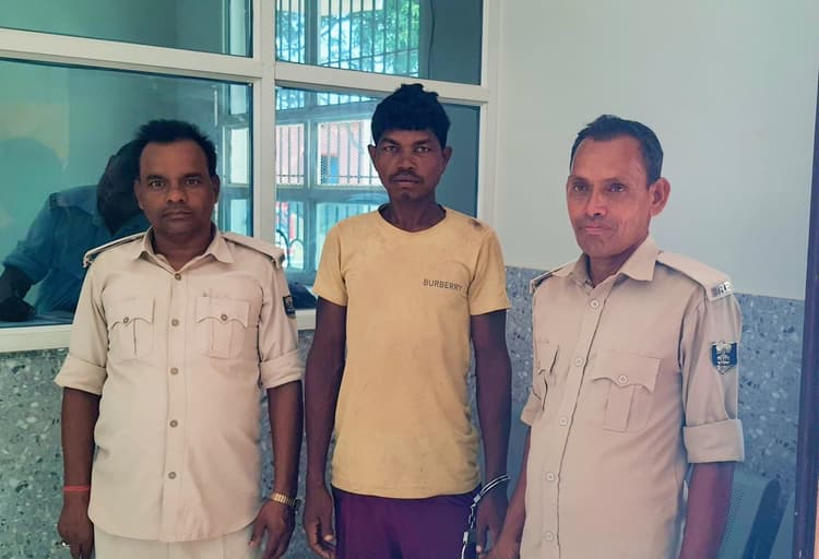 पत्नी की शिकायत पर शराबी पति को पुलिस ने किया गिरफ्तार
