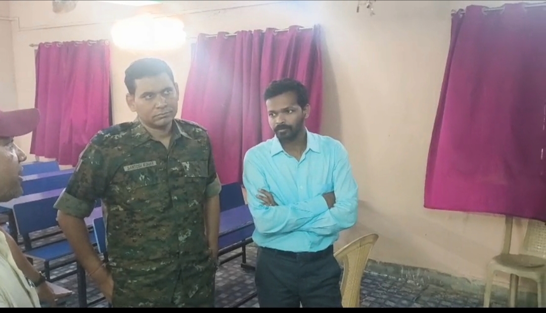 पीएमश्री प्लस टू प्रोजेाक्ट कन्या उवि तुलसिया का डीएम-एसपी ने किया निरीक्षण