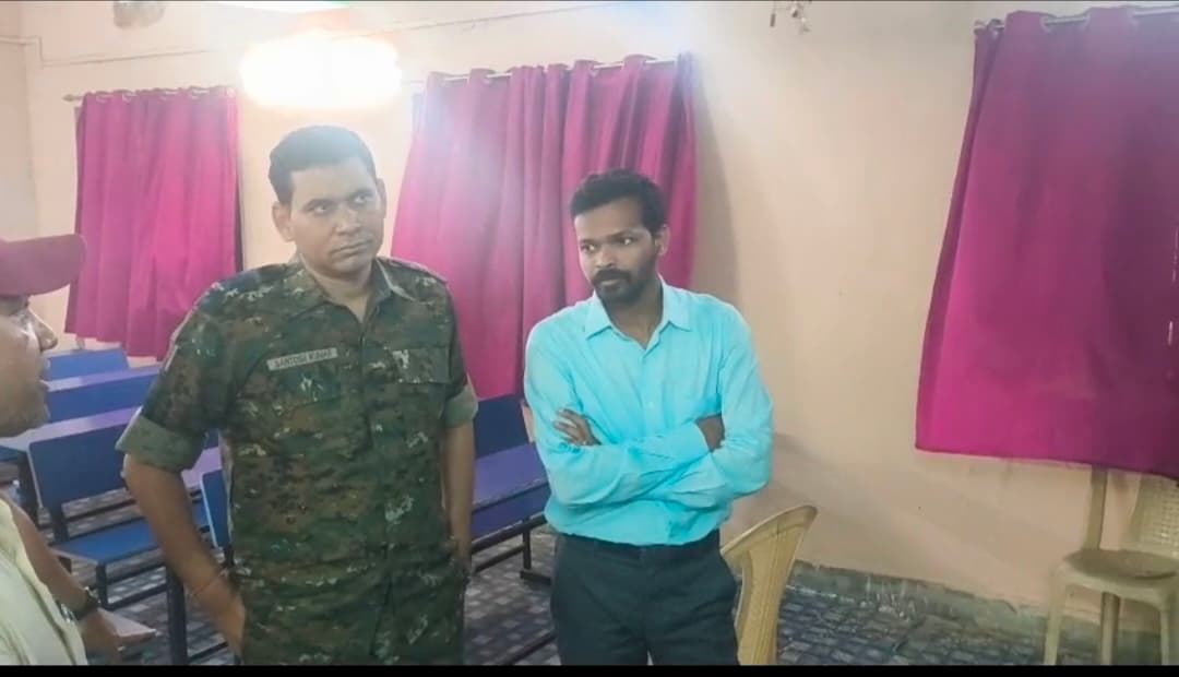 पीएमश्री प्लस टू प्रोजेाक्ट कन्या उवि तुलसिया का डीएम-एसपी ने किया निरीक्षण