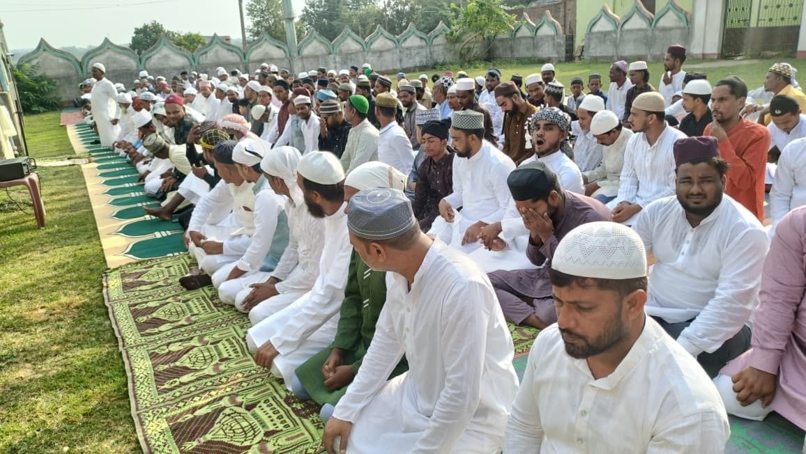 मुस्लिम समुदाय ने नमाज अदा कर की अल्लाह की इबादत