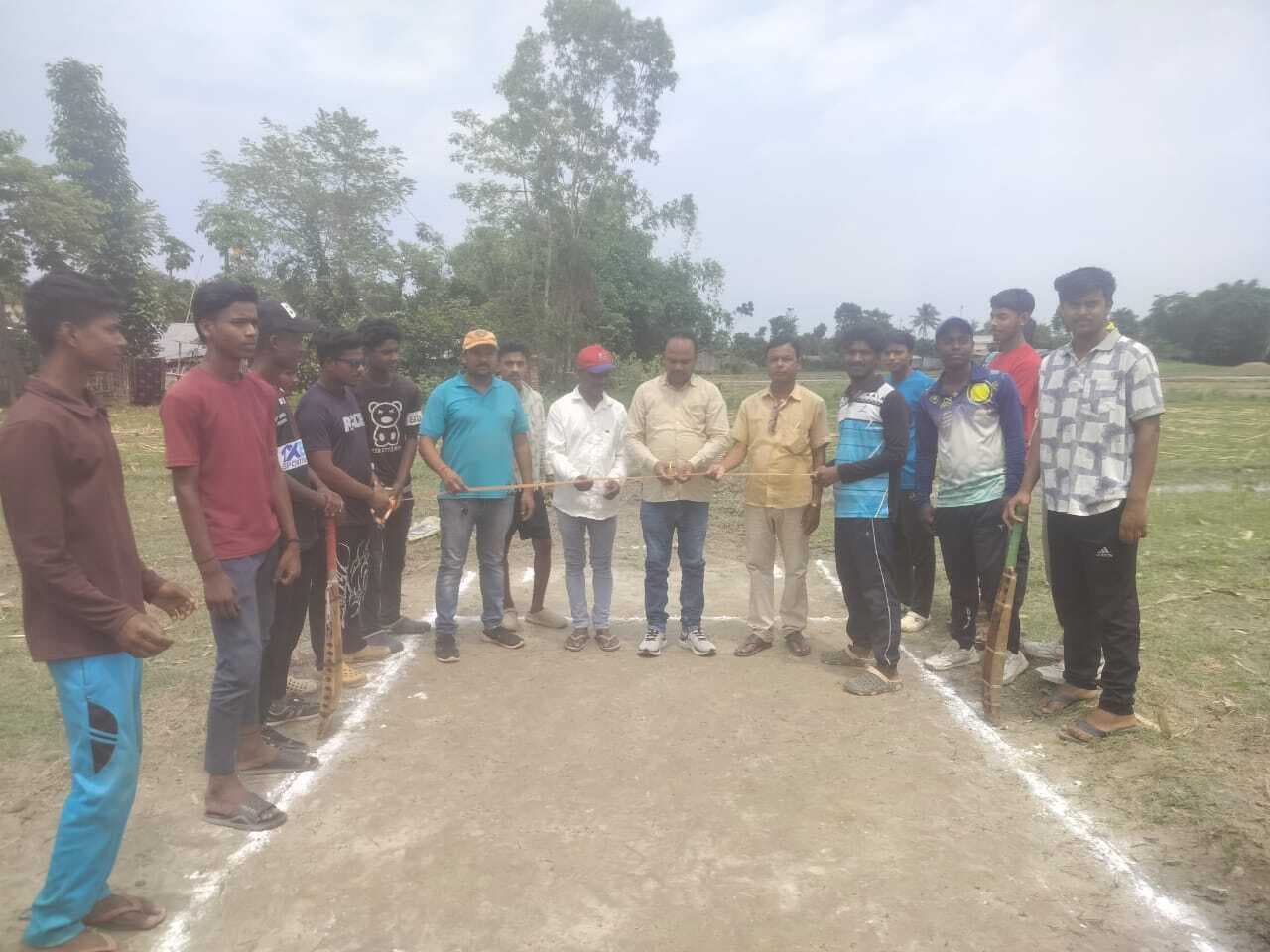 क्रिकेट टूर्नामेंट में बिहारीगंज की टीम विजयी
