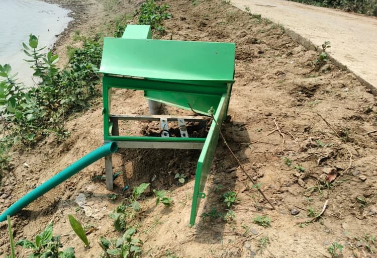 परसा गांव के तालाब से दो सोलर सबमर्सिबल की चोरी