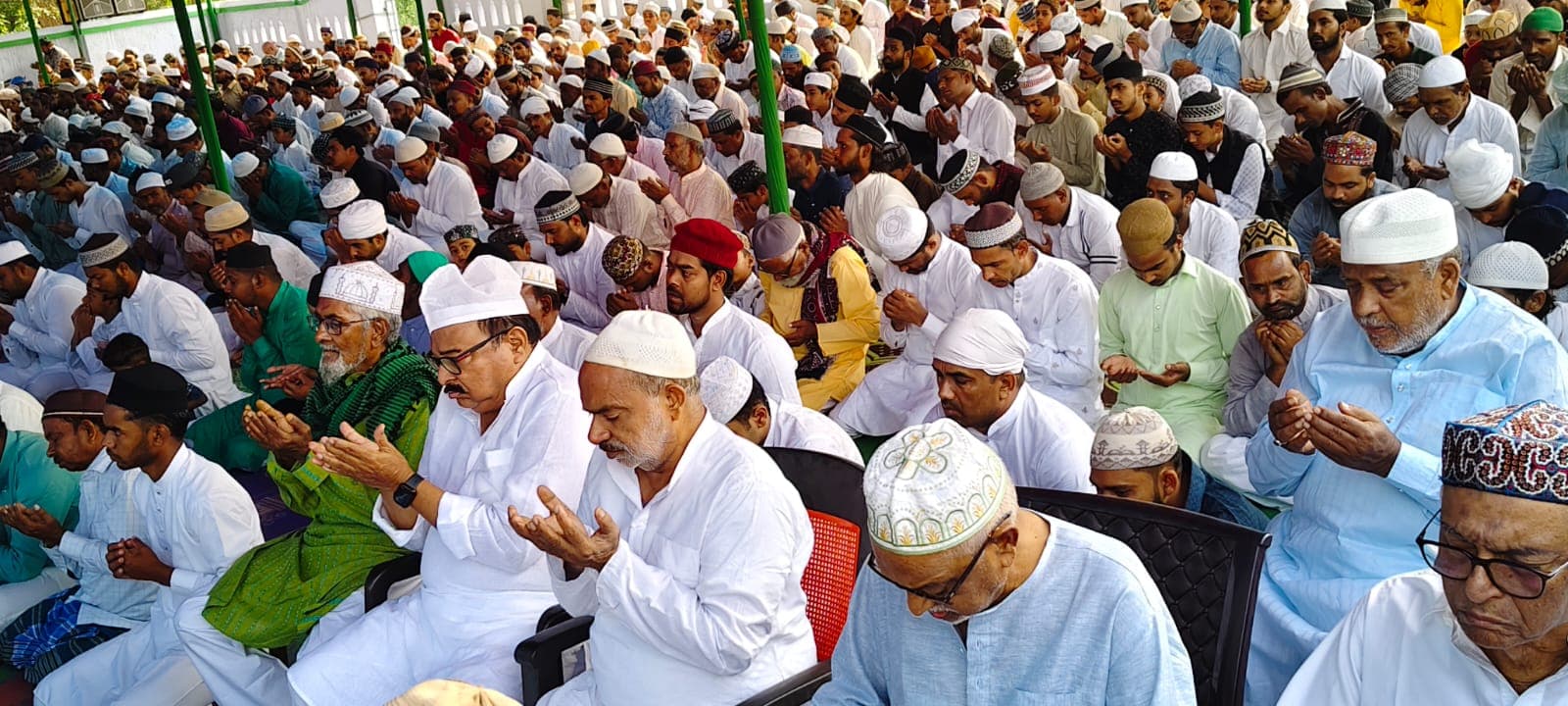 Giridih News :जिले भर में अकीदत के साथ मनी बकरीद, मस्जिद व ईदगाहों में अदा की नमाज