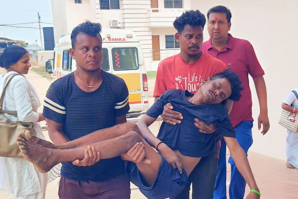 बांका में जुर्माना नहीं देने पर युवक की बेरहमी से पिटाई, बेहोशी की हालत में अस्पताल में भर्ती