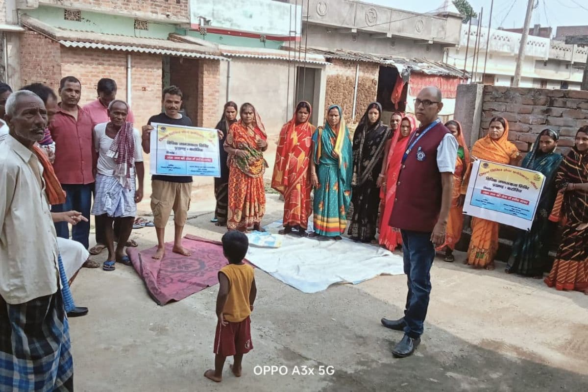 विशेष लोक अदालत : कटोरिया के गांव-गांव पहुंचकर लोगों को दी जा रही समझौते की सीख