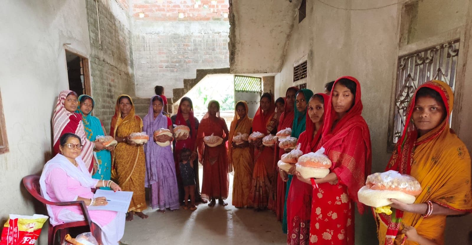 आंगनबाड़ी केंद्रों पर टीएचआर वितरण, एफआरएस प्रणाली से लाभुकों की हुई पहचान