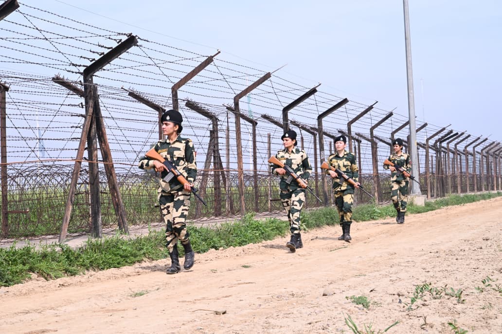 बंगाल सरकार ने बीएसएफ को मुर्शिदाबाद में दी 38.8 एकड़ जमीन