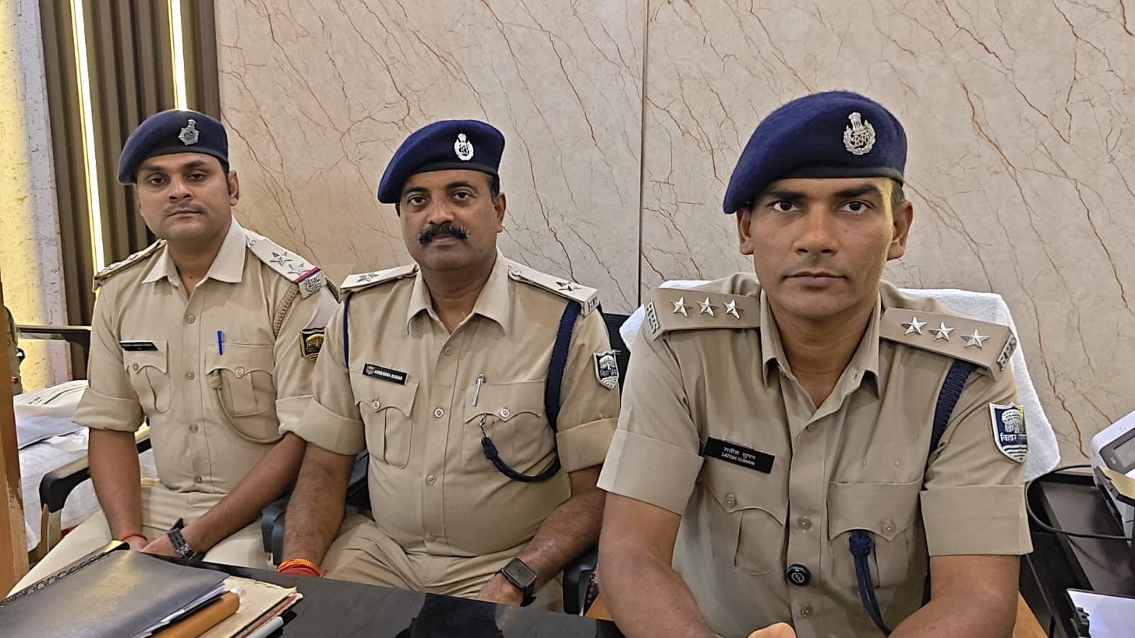 जमुई में चेन स्नेचिंग और छिनतई कांड का खुलासा, बेगूसराय से युवक गिरफ्तार, कटिहार से बरामद हुए जेवरात