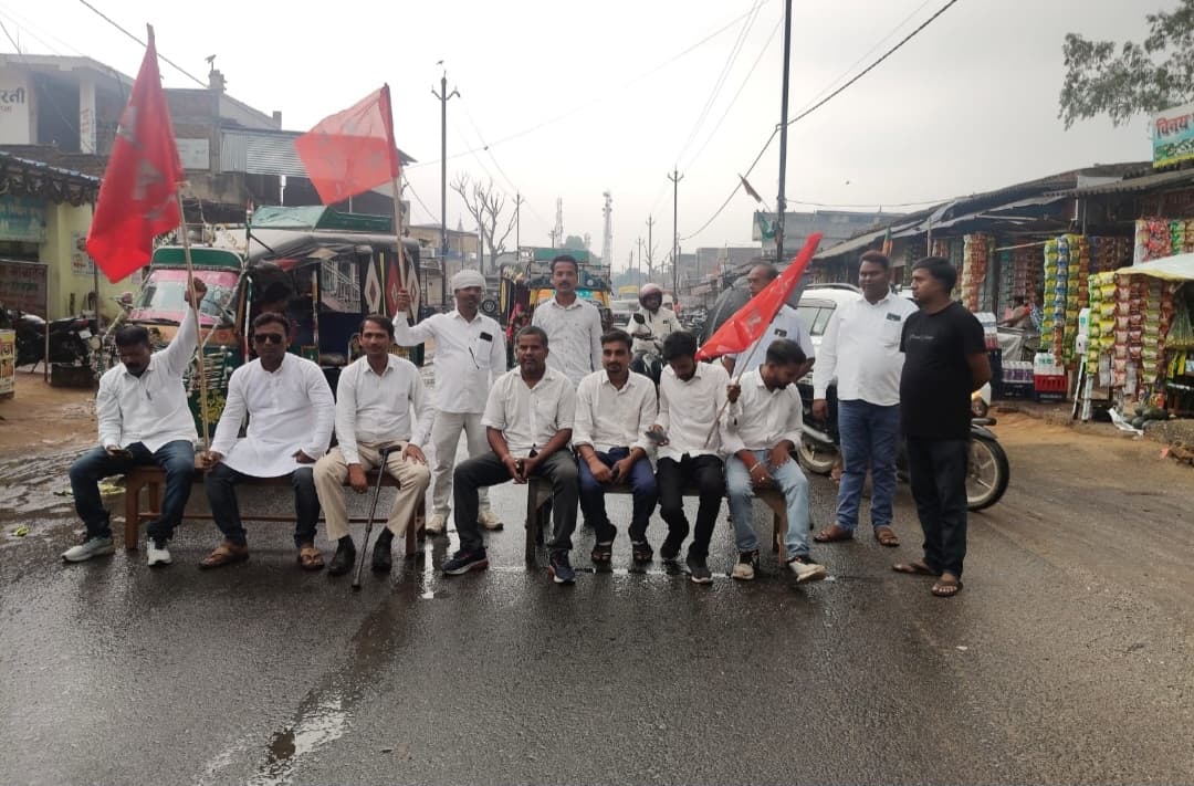 Giridih News :खराब मौसम के बीच डटे रहे आइसा व आरवाइए के सदस्य