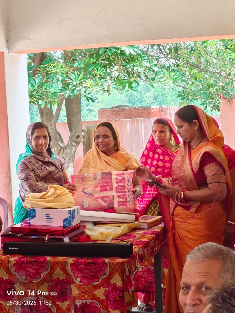 शिक्षक समाज के निर्माण में निभाते हैं महत्वपूर्ण भूमिका : मुखिया
