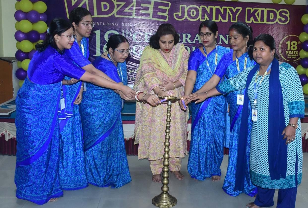 किड्जी जॉनी किड्स स्कूल ने पूरी की 18 वर्षों की गौरवशाली यात्रा