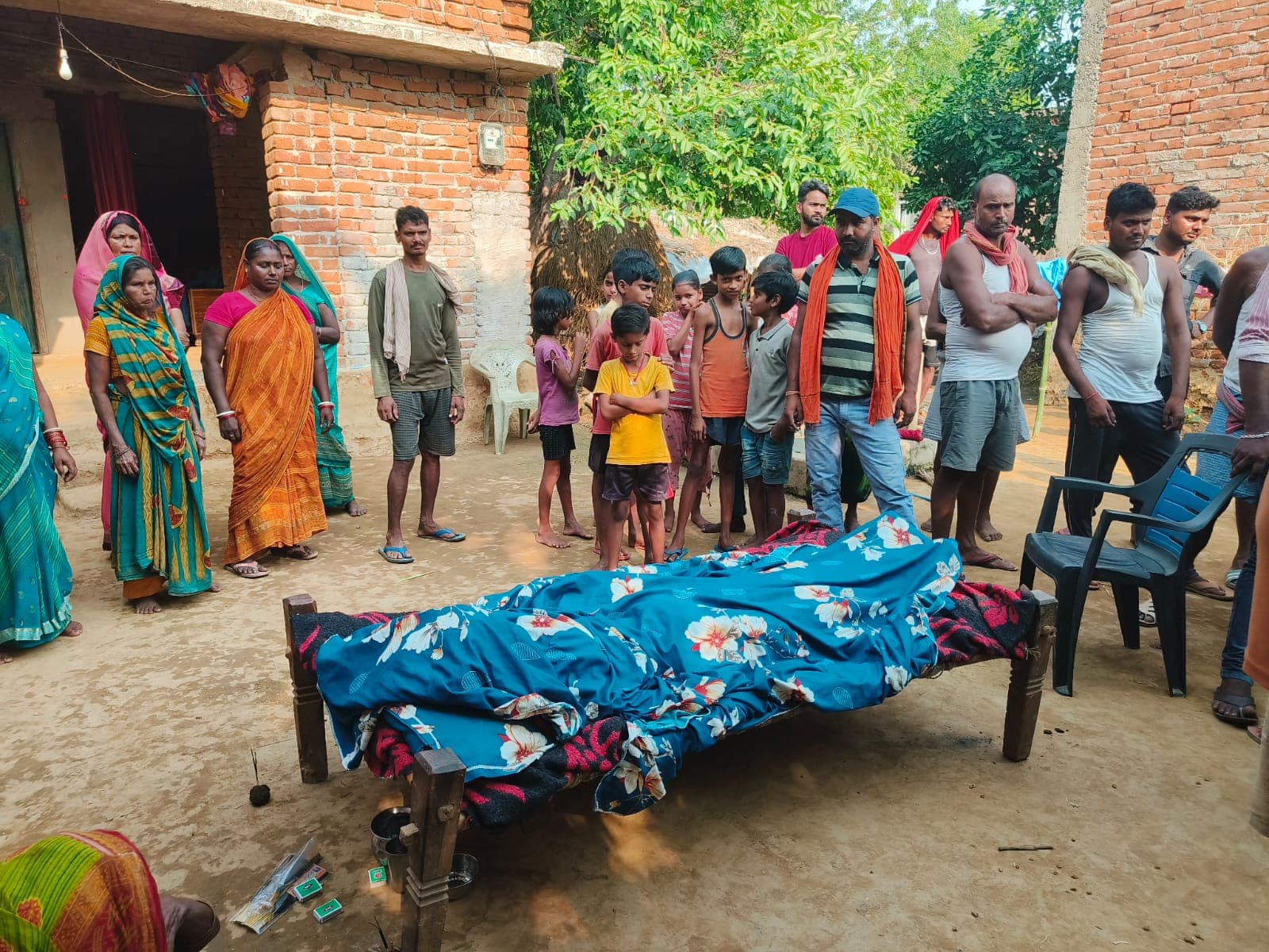 बिजली करंट की चपेट में आने से 28 वर्षीय विवाहिता की मौत, तीन मासूम बच्चों के सिर से उठा मां का साया