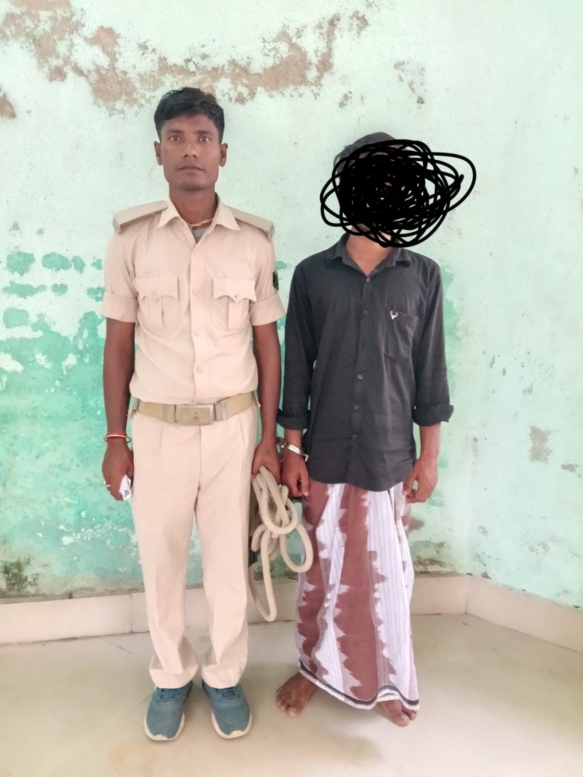 हथियार का भय दिखाकर दुष्कर्म का आरोप, आरोपित गिरफ्तार