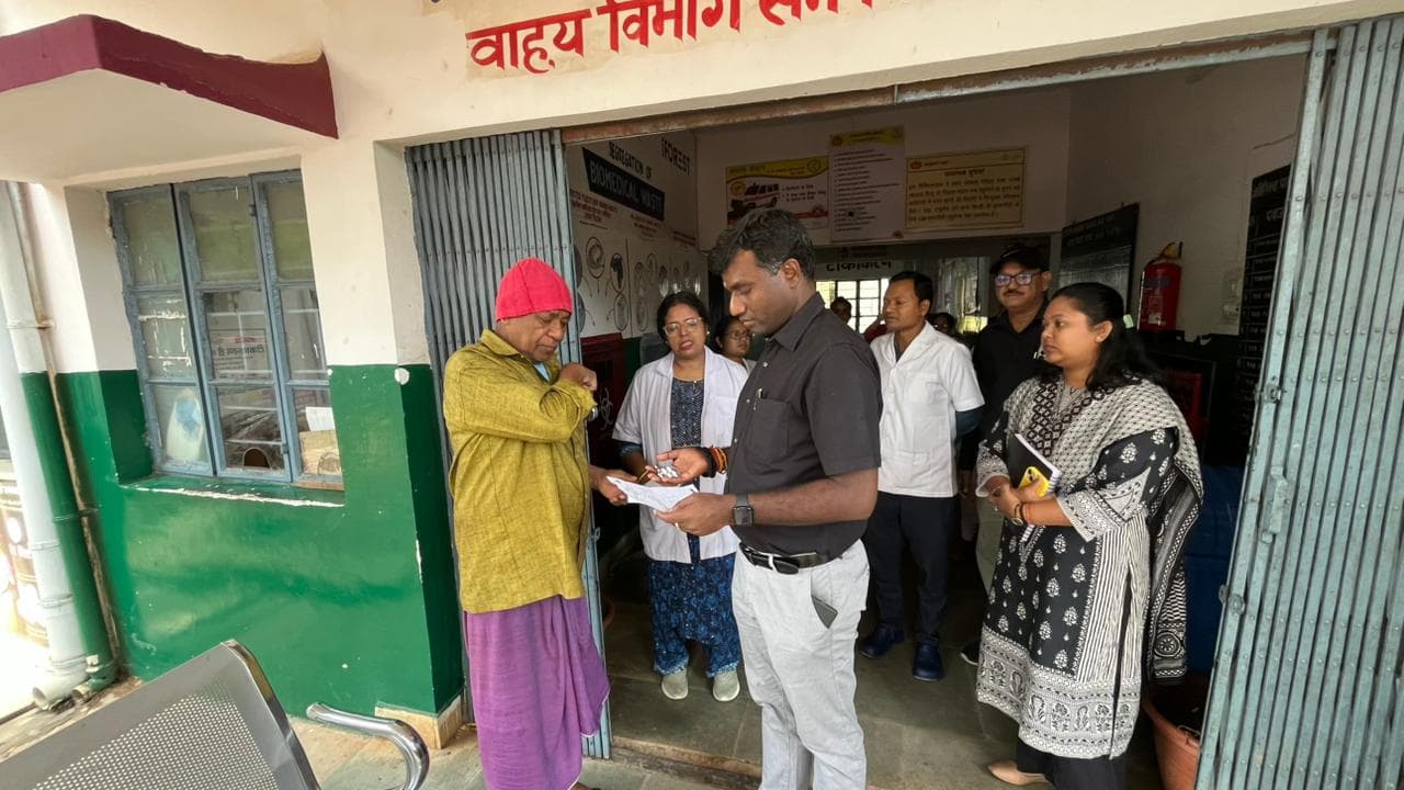 लोगों की समस्याओं का समय पर निबटारा करें अंचल कर्मी : डीसी