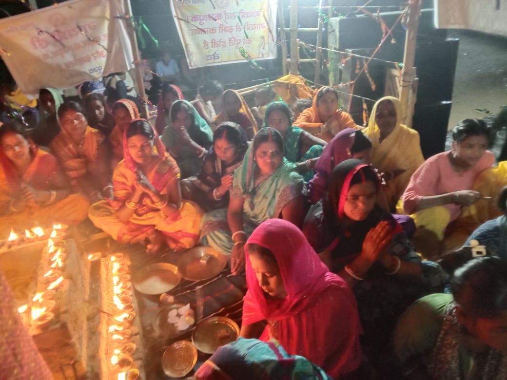 हवन-पूजन के साथ संपन्न हुआ युग सृजन गायत्री महायज्ञ, गांव में फैली आध्यात्मिक ऊर्जा