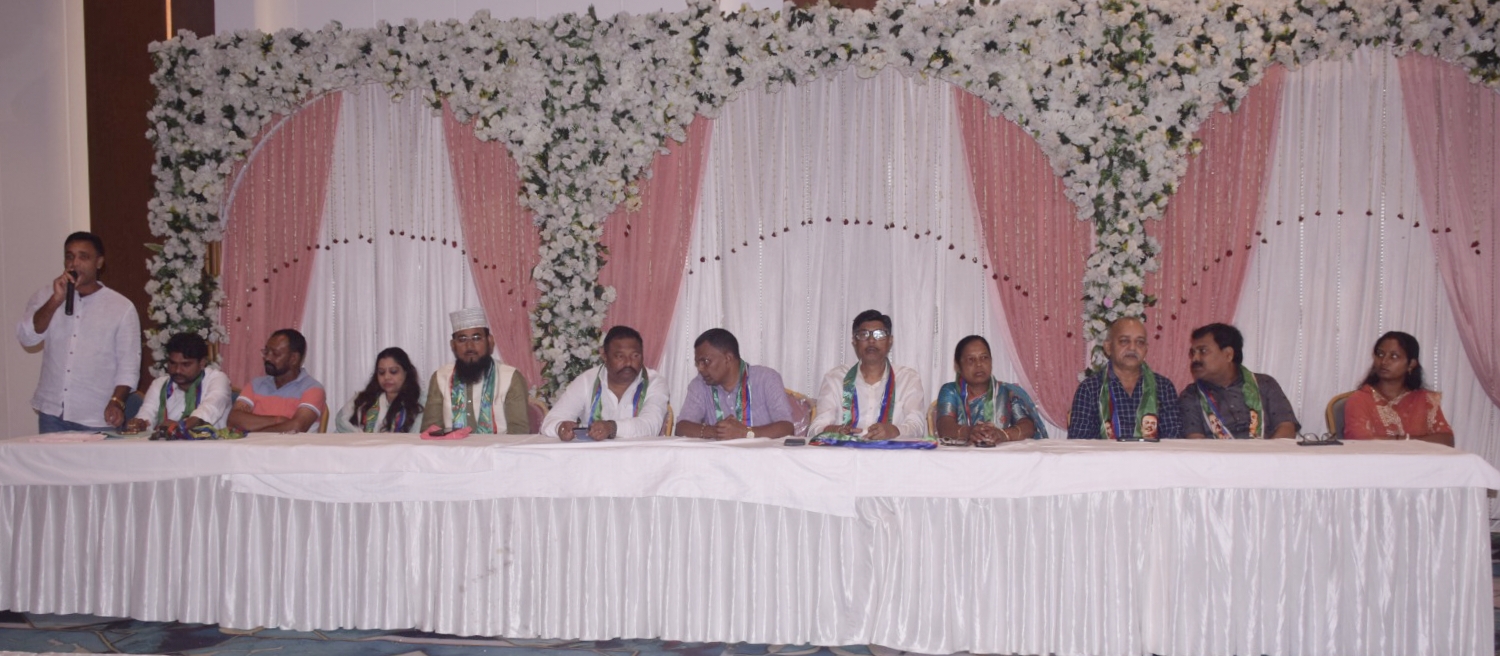 Dhanbad News: आजसू नेताओं पर हमला व झूठा केस के खिलाफ तेज होगा आंदोलन : डॉ लंबोदर