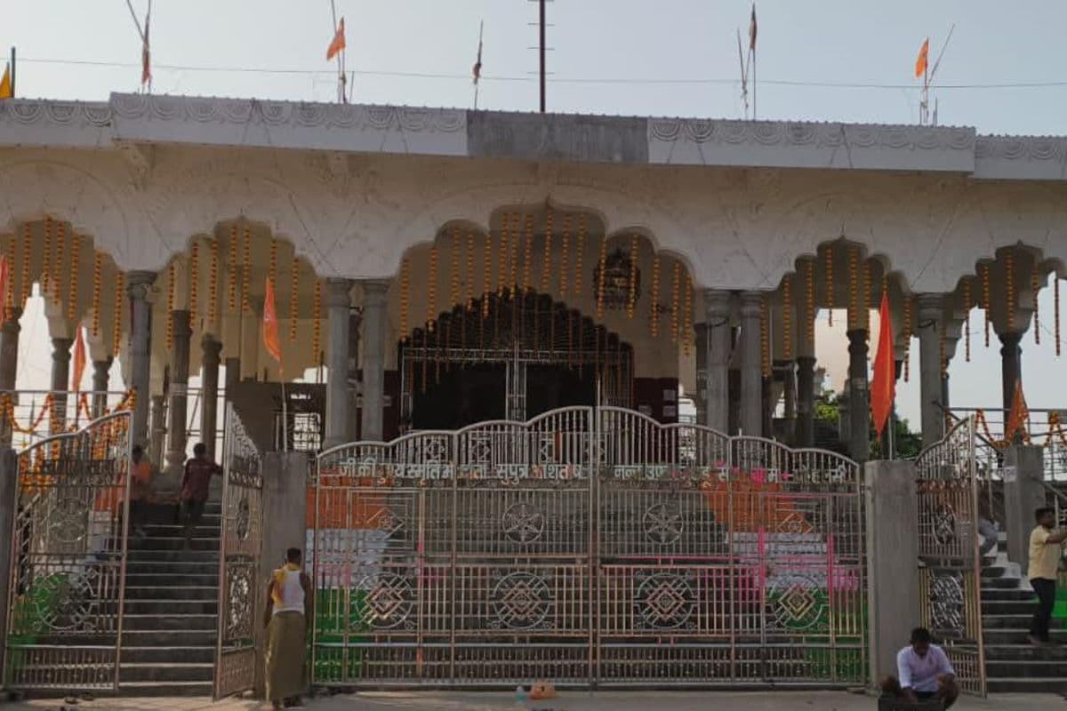 हलसी का मनोकामना सिद्ध दुर्गा धाम  : फूस की कुटिया से सवा करोड़ का भव्य मंदिर तक रही मां की यात्रा