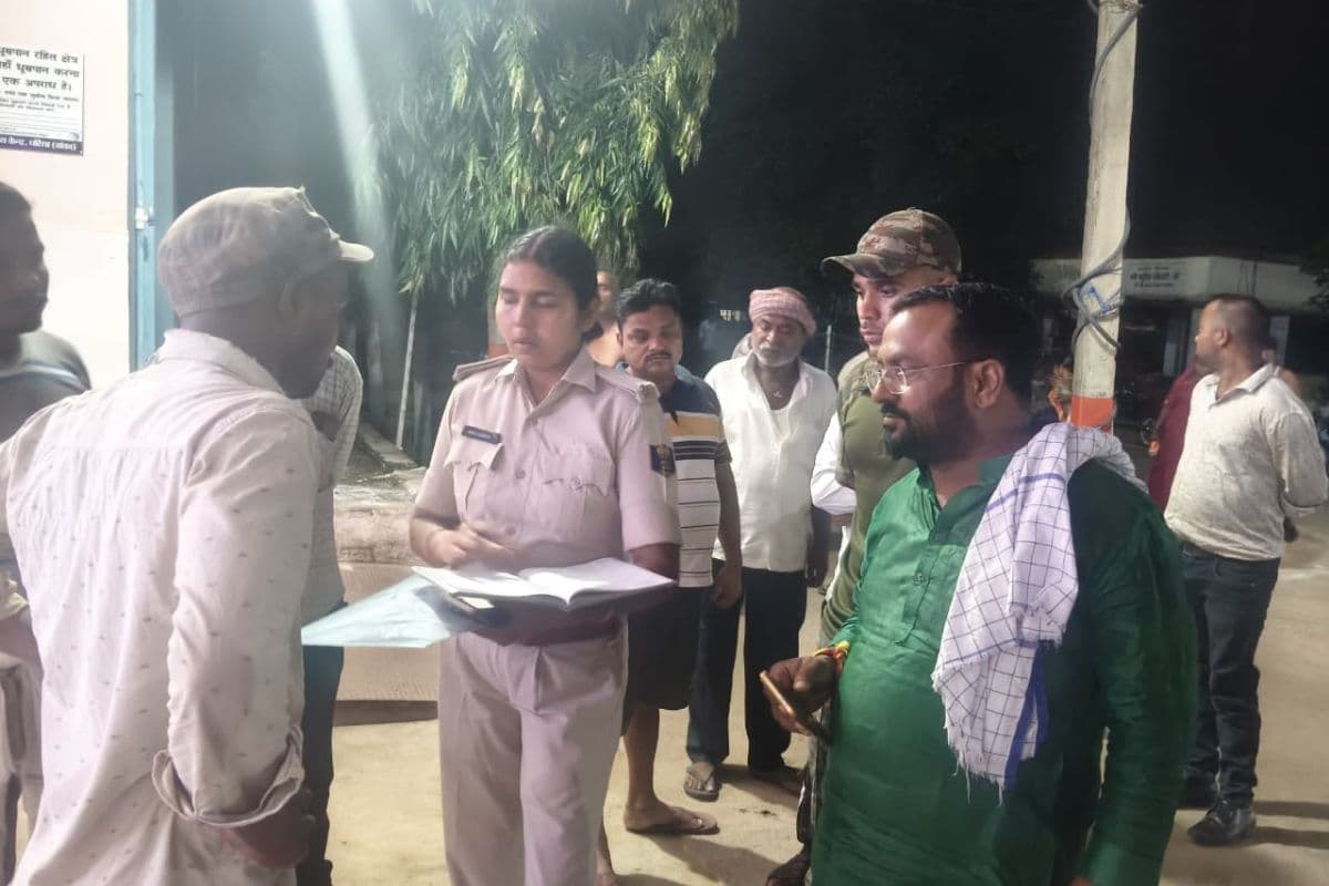 भोज खाकर लौट रहे दो युवकों को दूध टैंकर ने रौंदा, एक की मौके पर मौत, दूसरे ने मायागंज में तोड़ा दम