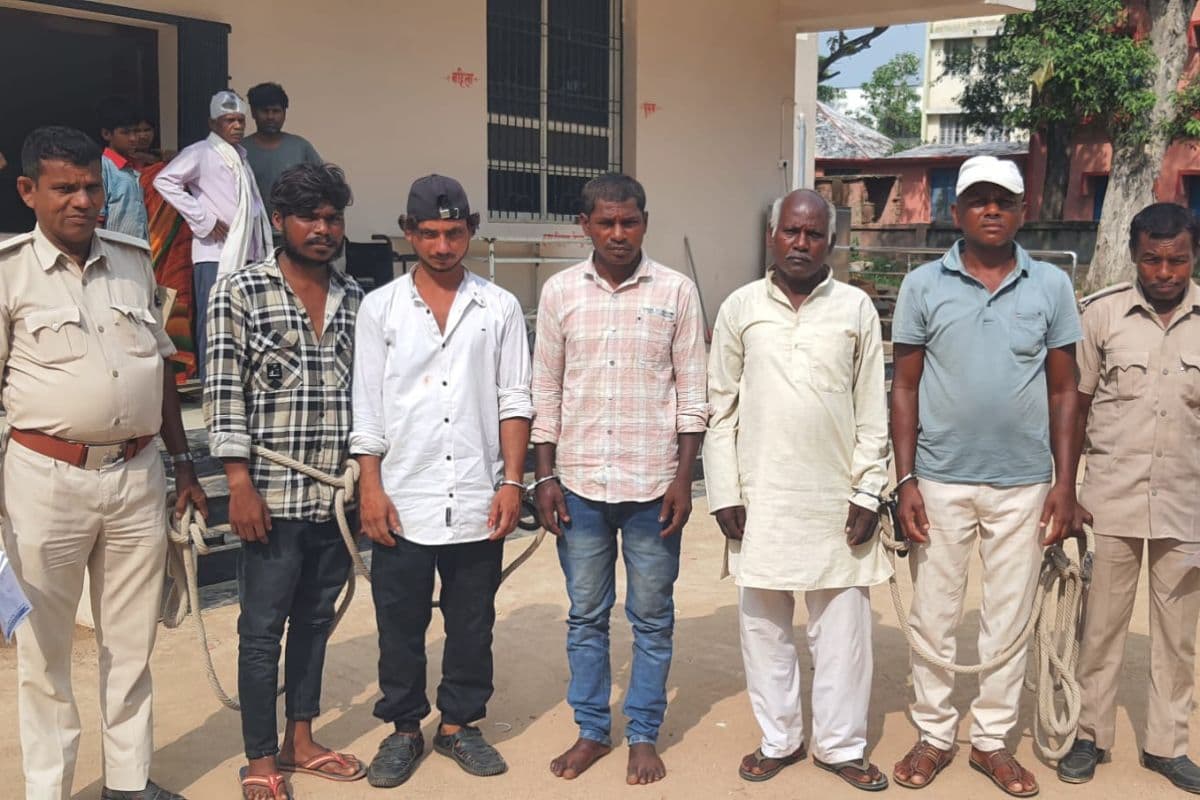 सुईया पुलिस की बड़ी कार्रवाई, चार शराबी और एक वारंटी गिरफ्तार