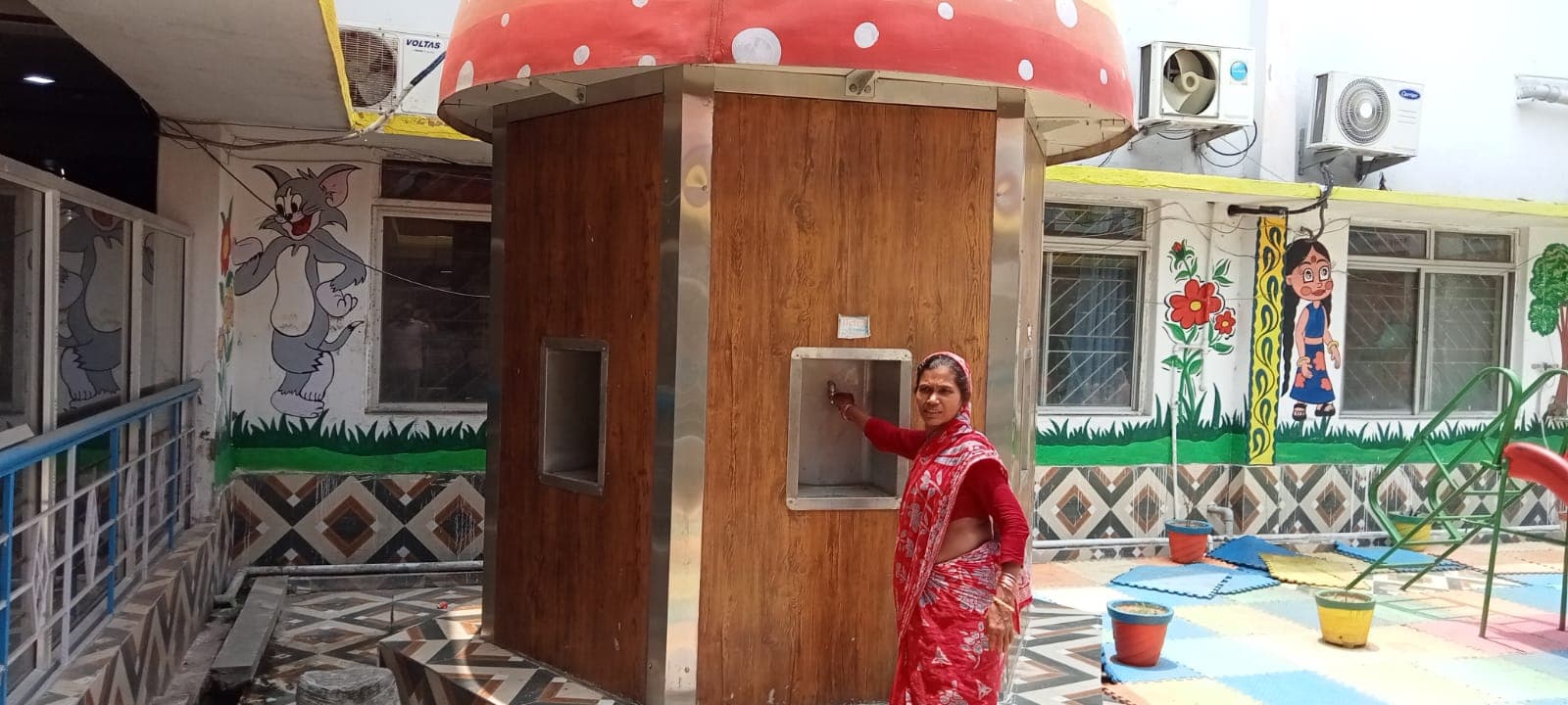 लाखों की लागत से लगे वाटर एटीएम बंद, दम तोड़ रही पेयजल व्यवस्था