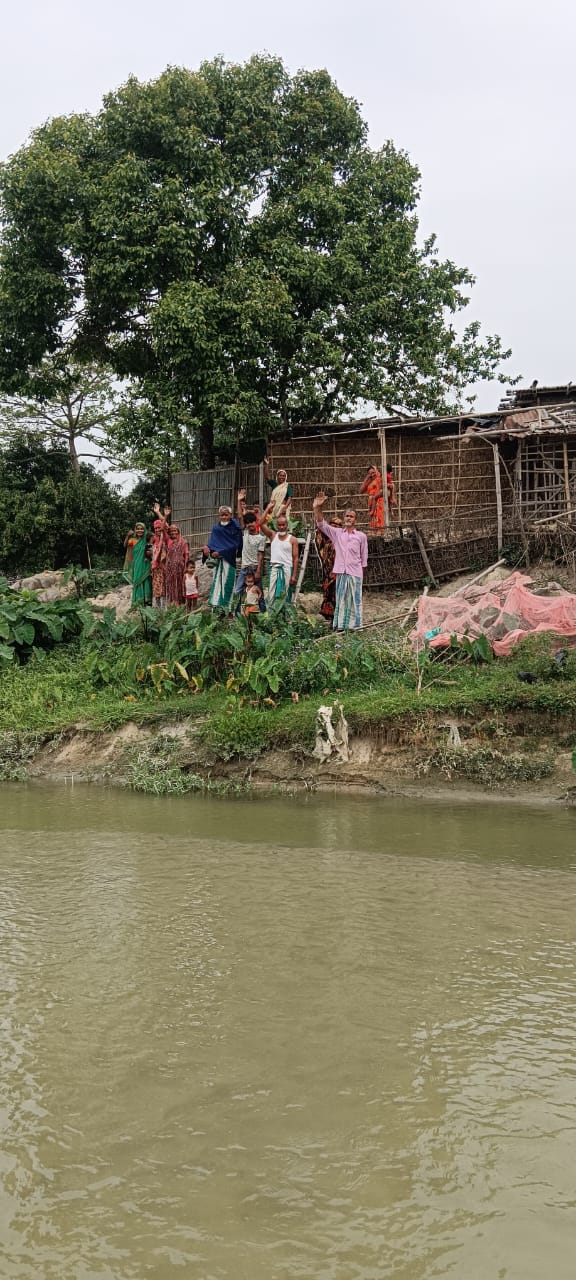 बरसात से पहले कटावरोधी कार्य नहीं हुआ तो रेतुआ नदी में समा जाएगा आशा धापरटोला, ग्रामीणों ने लगाई गुहार
