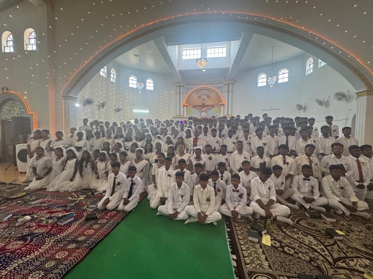 154 युवाओं ने लिया दृढ़ीकरण, 23 ने किया परम प्रसाद ग्रहण