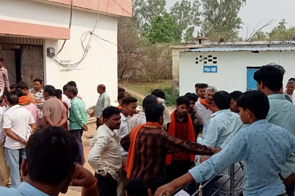 गढ़वा-मेदिनीनगर फोरलेन पर सड़क हादसा, मामा और भांजे की मौत 
