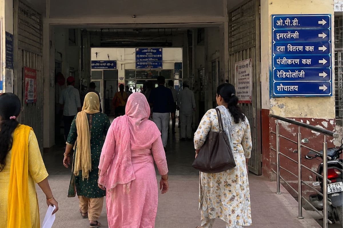 गढ़वा के रंका सीएचसी में महिला ओपीडी की हुई शुरुआत, सिविल सर्जन ने किया उद्घाटन