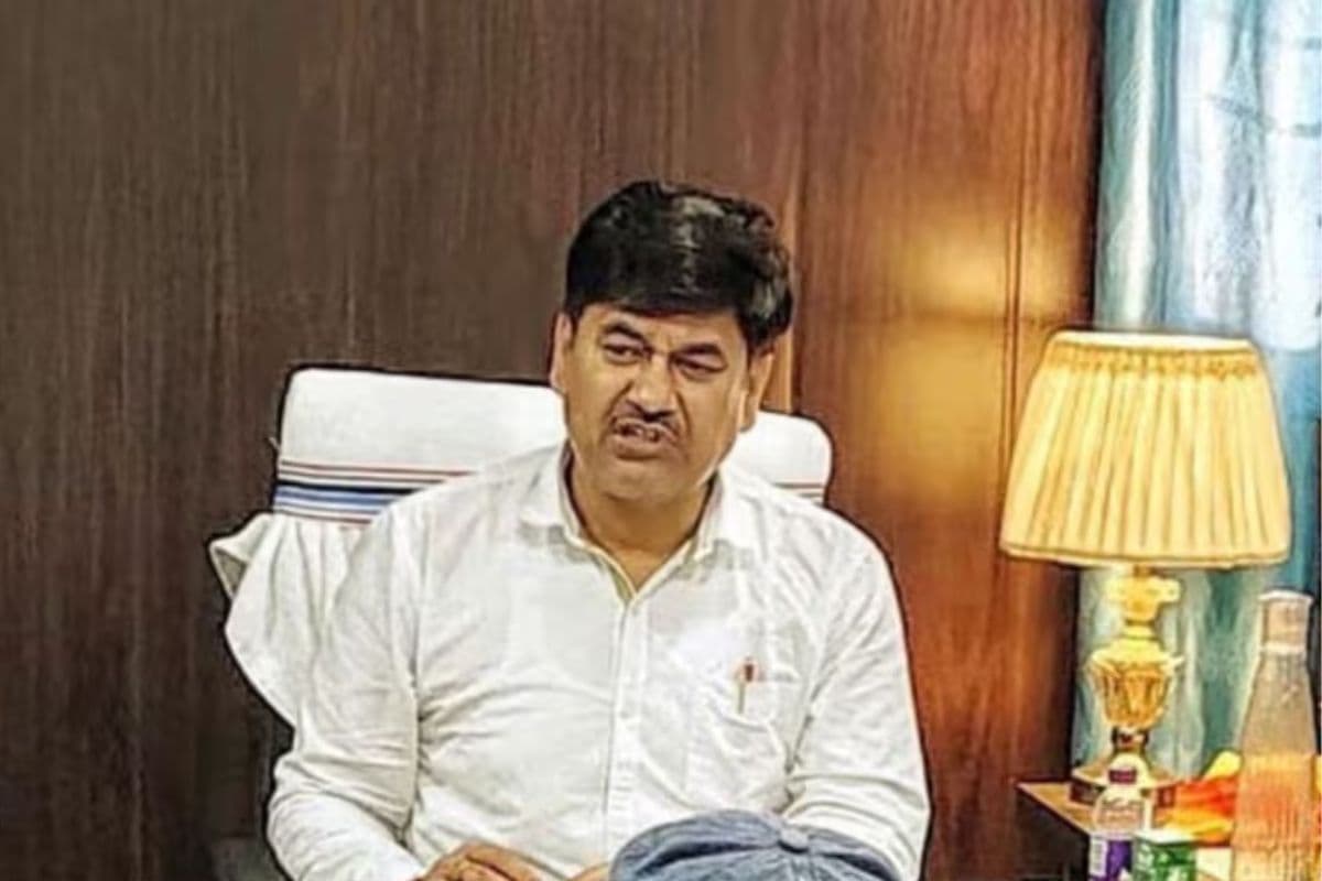 गढ़वा: आधी रात को सड़कों पर उतरे एसडीएम, अवैध बालू लदे 3 ट्रैक्टर जब्त