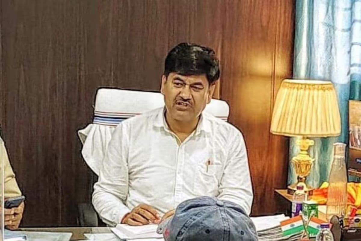 गढ़वा: मोबाइल कारोबार की उलझनों को सुलझाएगी 'कॉफी विद एसडीएम', आज दुकानदारों के साथ होगी बैठक