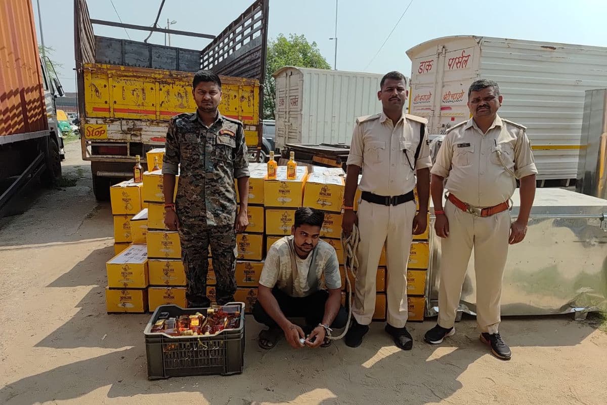 गया में उत्पाद विभाग की बड़ी कार्रवाई, ट्रक से 2731 बोतल विदेशी शराब जब्त