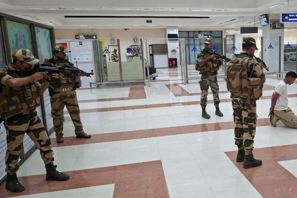 म्यांमार राष्ट्रपति के दौरे से पहले गया एयरपोर्ट पर सीआईएसएफ का मॉक ड्रिल, सुरक्षा व्यवस्था की हुई जांच
