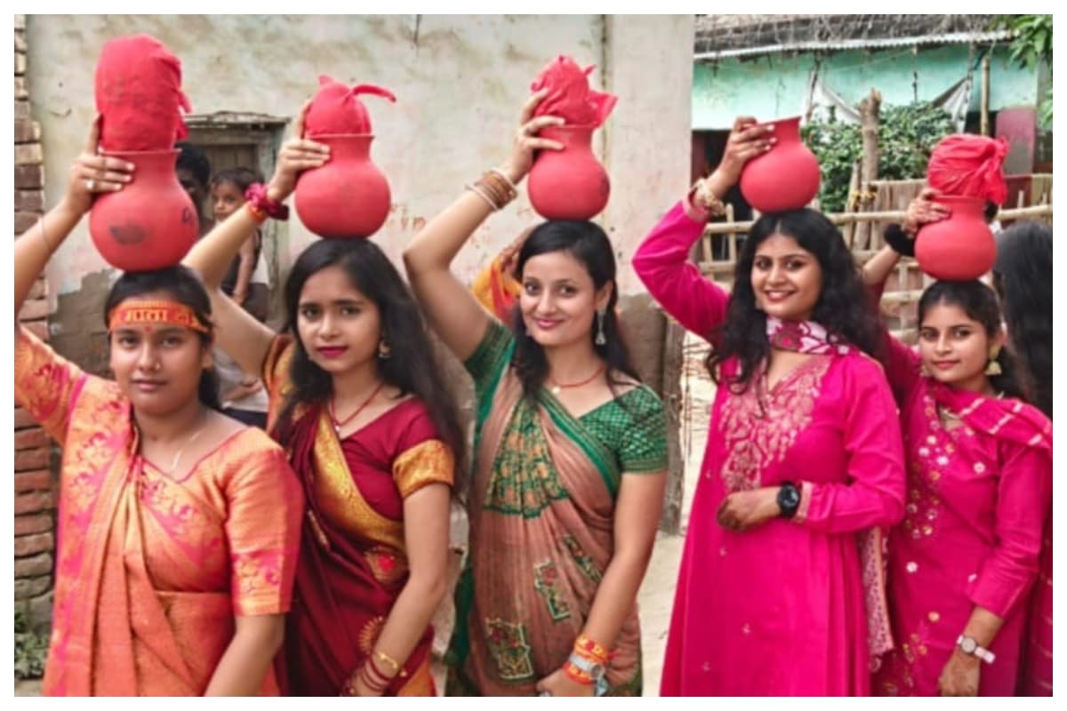 दरभंगा: घनश्यामपुर में निकली भव्य कलश यात्रा, गूंजे भक्ति गीत
