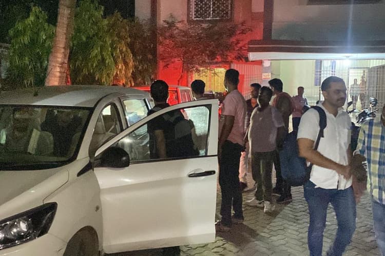 गिरिडीह में CBI की कार्रवाई, घूसखोरी मामले में जीएसटी के सुपरिटेंडेंट और इंस्पेक्टर गिरफ्तार