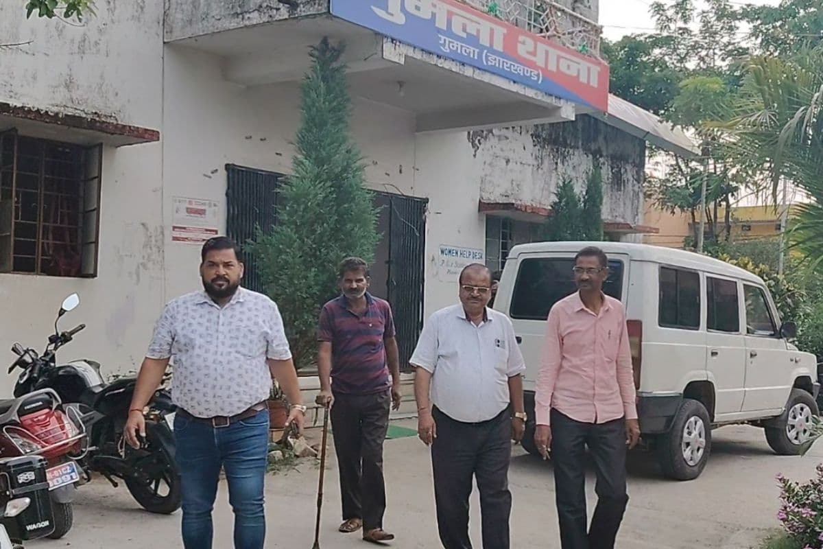 गुमला में चेंबर के पूर्व सचिव के घर से लाखों की चोरी, नकदी-जेवर लेकर फरार हुए चोर 