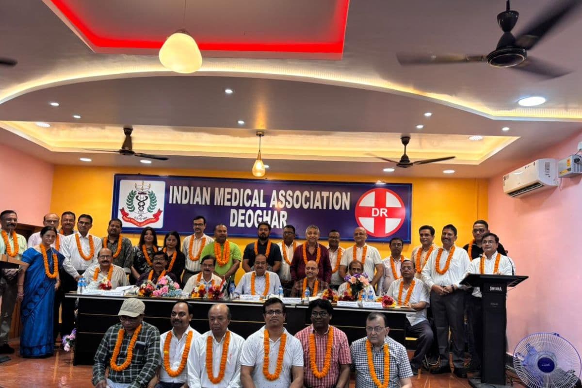 आईएमए देवघर की नई टीम ने संभाला पदभार, डॉ एनसी गांधी बने अध्यक्ष