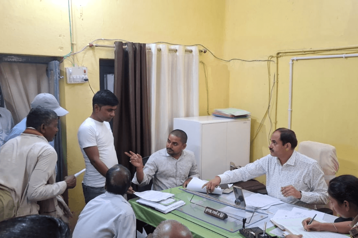 घोसी अंचल कार्यालय में जनता दरबार, पांच भूमि विवाद मामलों की हुई सुनवाई