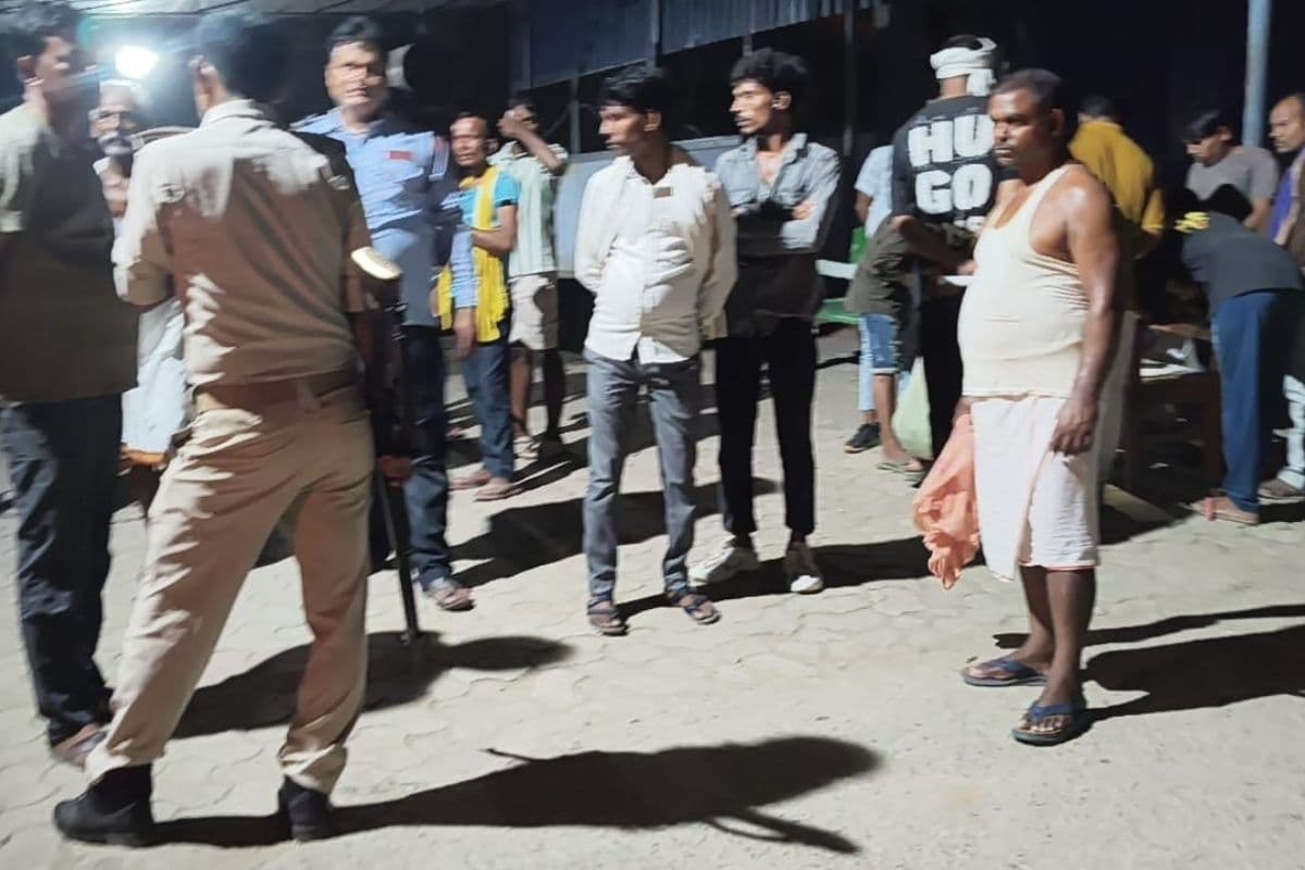 नौहट्टा में सड़क हादसा: टहलने निकली महिला की मौत, बाइक सवार की ग्रामीणों ने की पिटाई