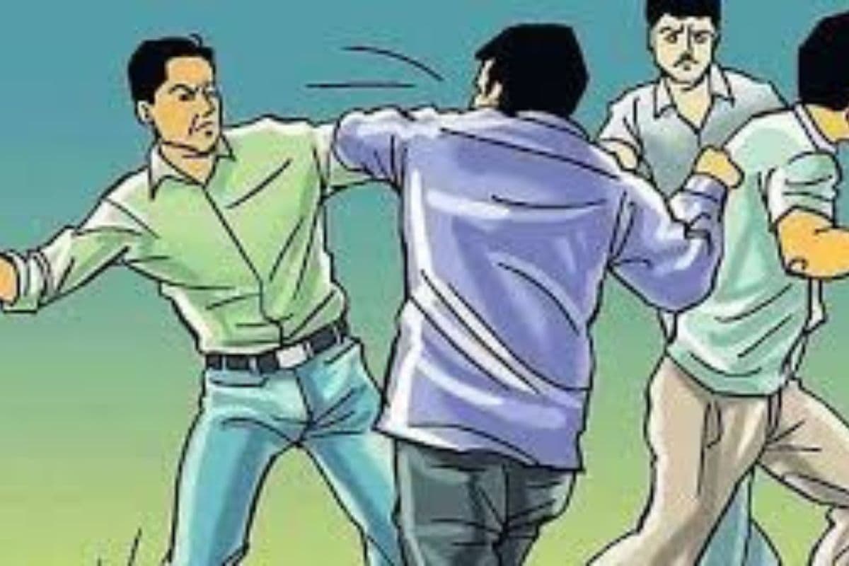 खगड़िया में कोल्ड ड्रिंक के पैसे को लेकर विवाद, युवक की बेरहमी से पिटाई, गंभीर हालत में रेफर