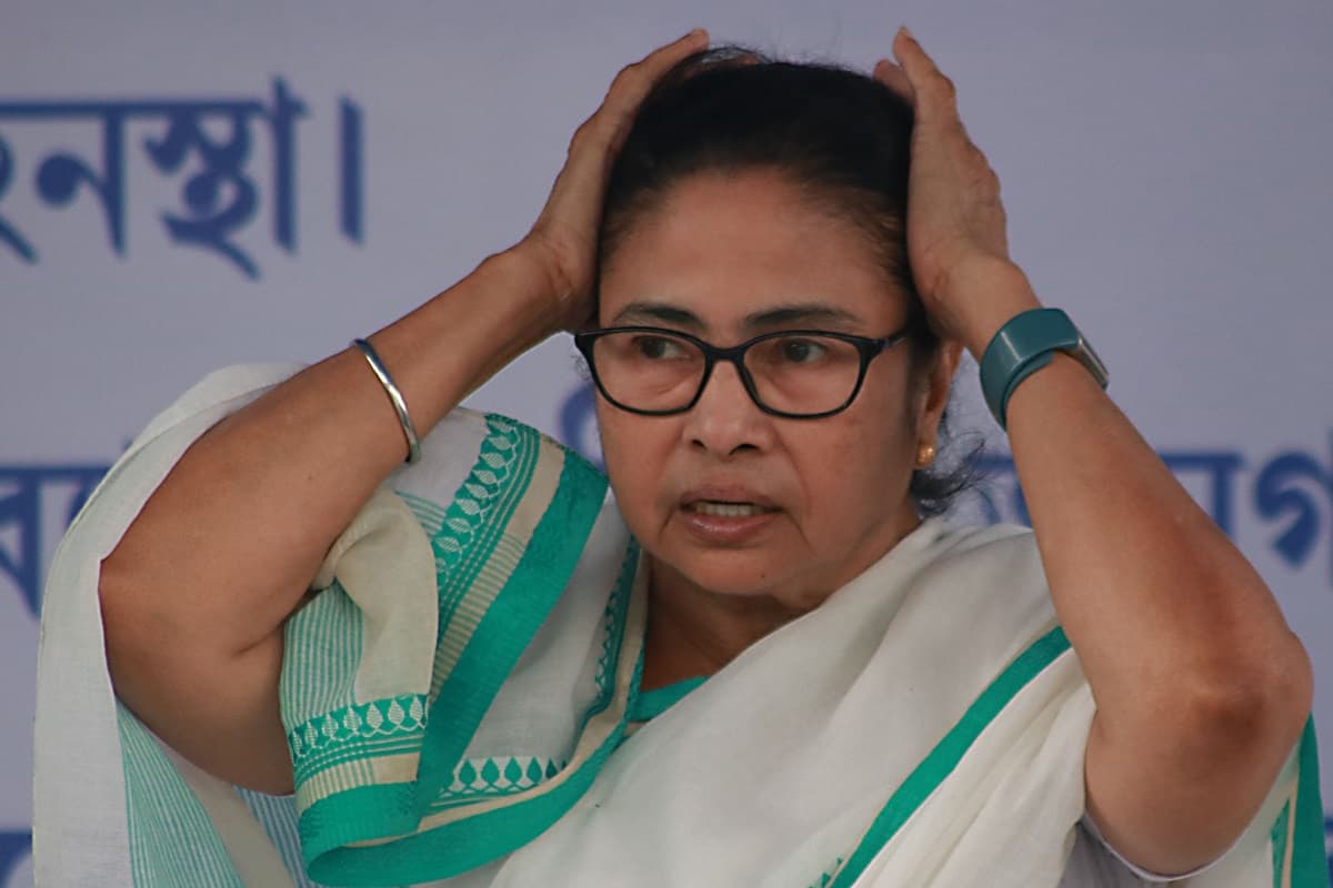 TMC की बैठक में नहीं पहुंचे 10 विधायक, ममता बनर्जी ने बना दी अनुशासन समिति